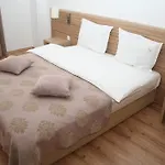 Top Rooms Aparthotel