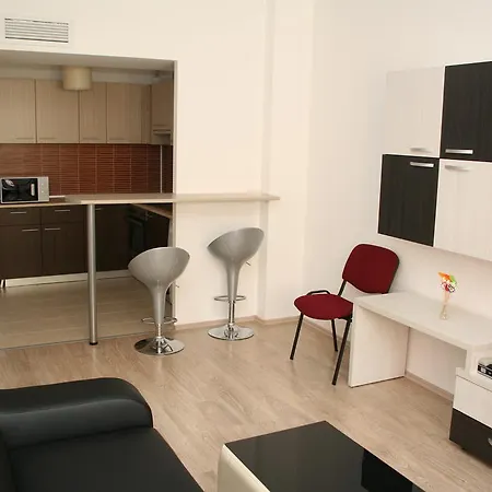 Top Rooms Aparthotel 4* Boekarest